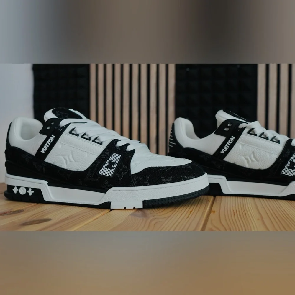 Louis Vuitton Men’s Black and White Trainers - Picture 7 of 7